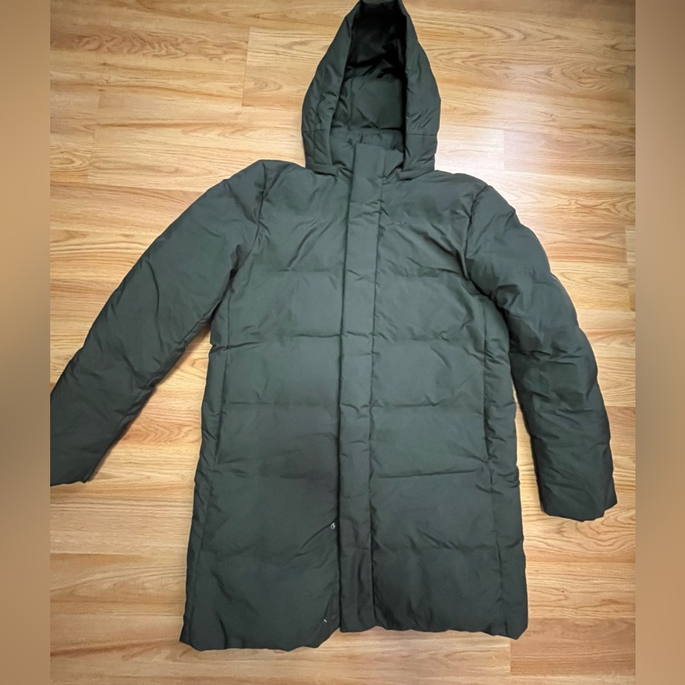 Like new Uniqlo down long coat men size M